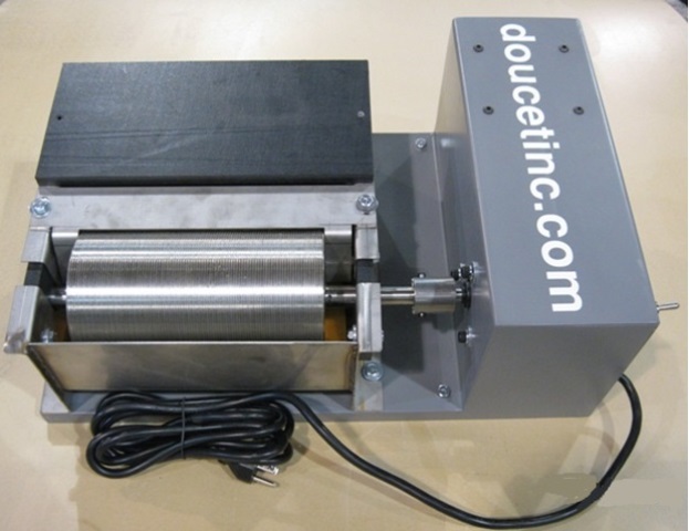 DOUCET RC STOCK GLUER